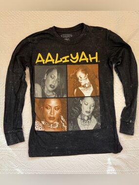 Aaliyah long sleeve tee shirt womens size small s